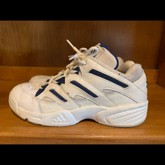 adidas Shoes - Vintage 1995 Adidas Sneaker